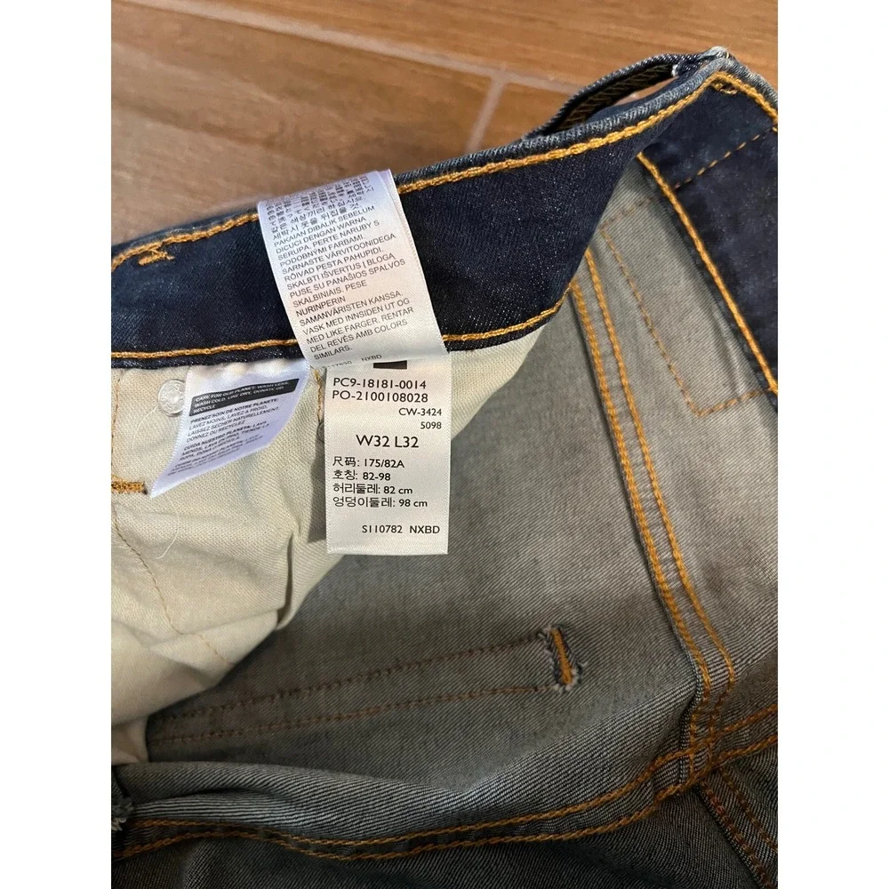 Levis levis 541